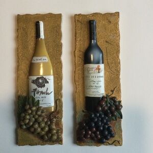 2 Wine Bottles & Grapes 3-D Wall Plaques New View 8.75 x 3 C. Winterle Olson